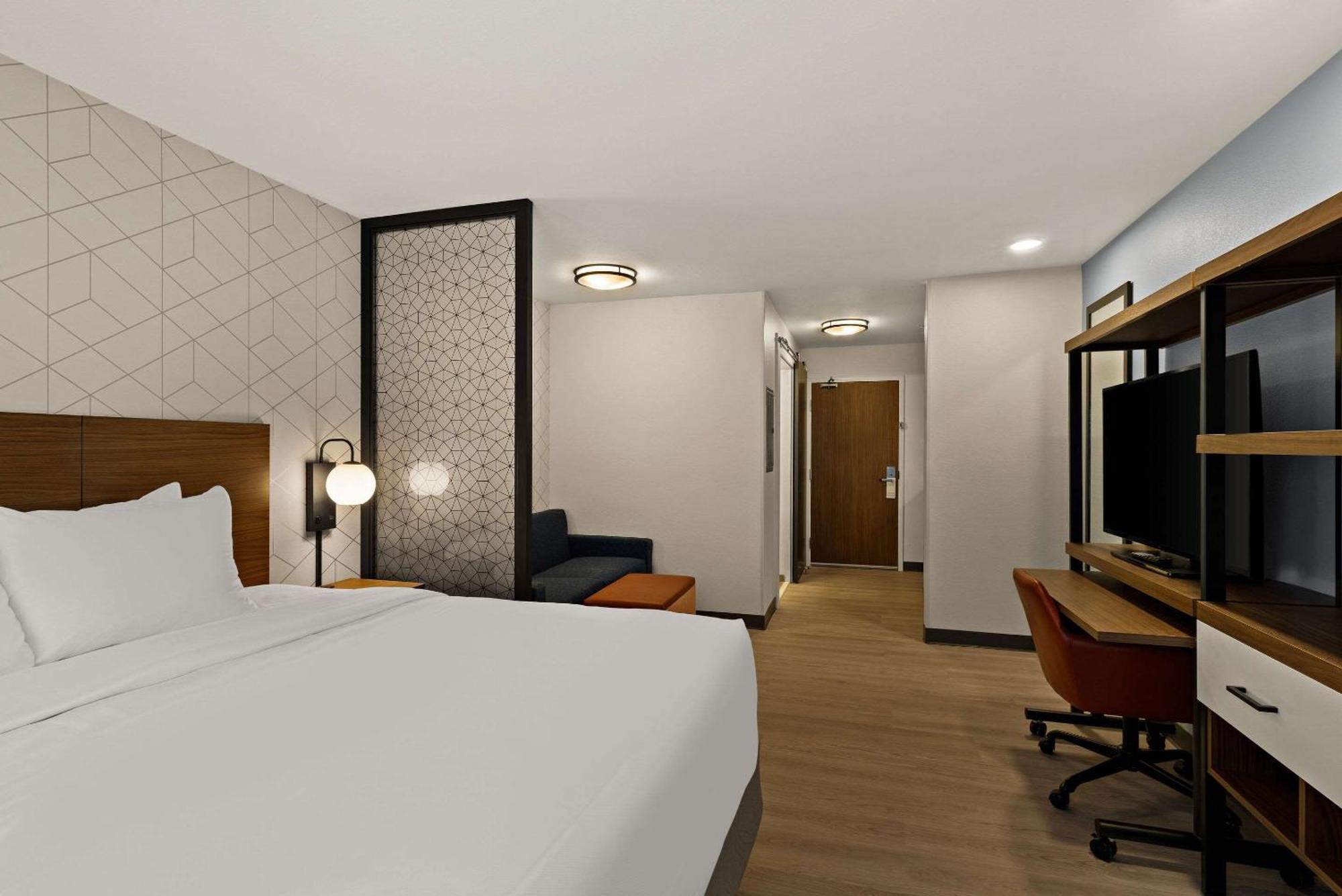 Everhome Suites El Paso Airport Near Fort Bliss Loma Terrace Eksteriør billede