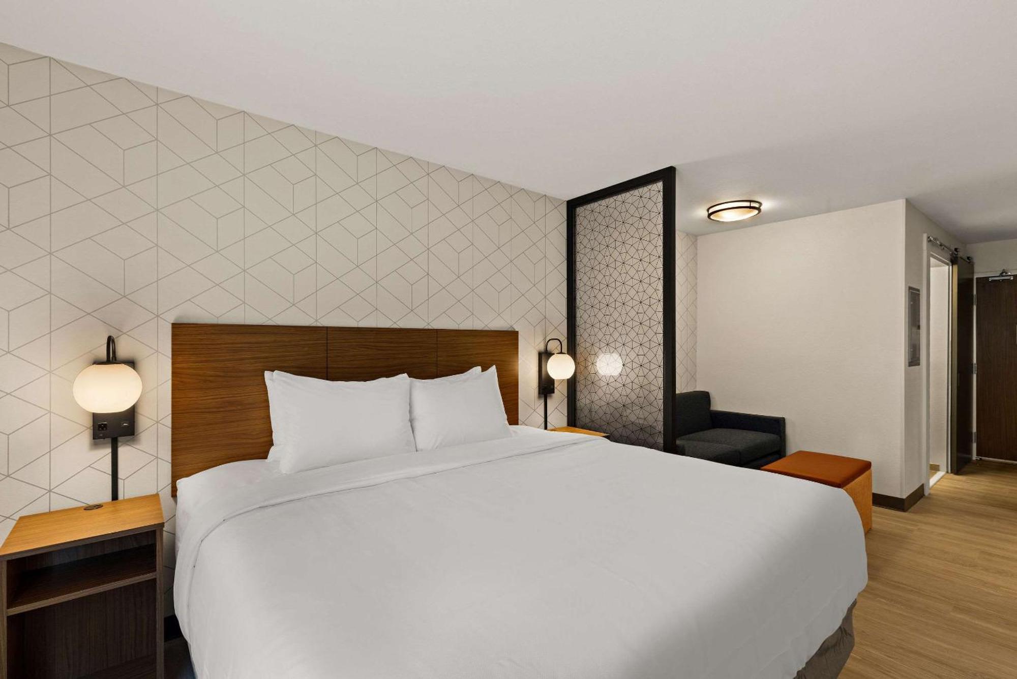 Everhome Suites El Paso Airport Near Fort Bliss Loma Terrace Eksteriør billede